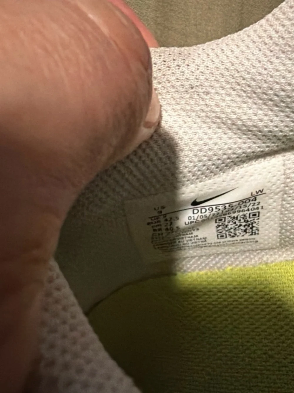 Nike Men’s White and Black Sneakers with Neon Yellow Accent
